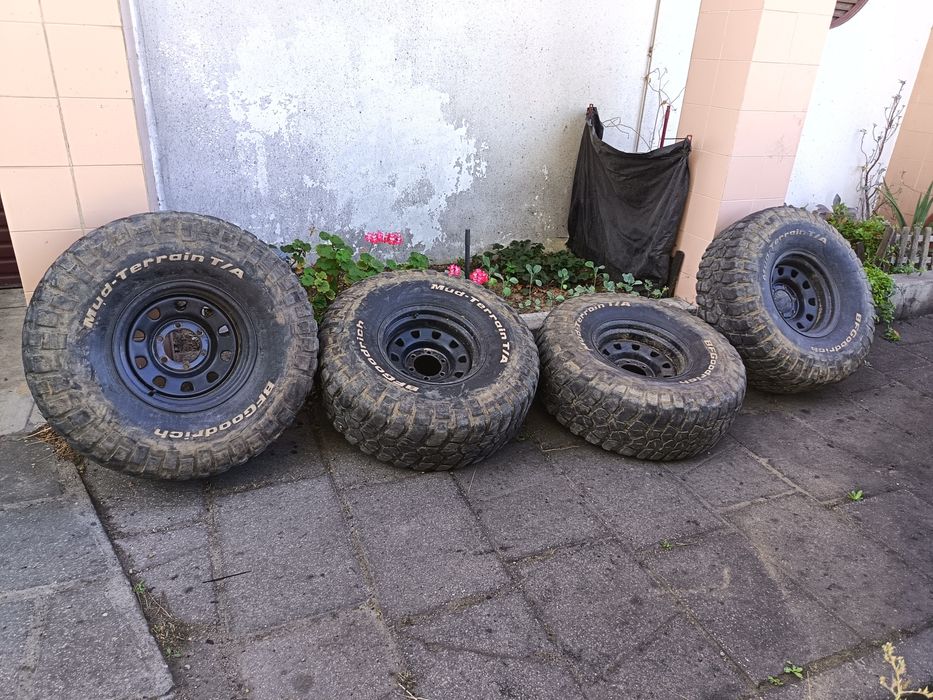 Pneus 35 12.5 R15 BFGoodrich e jantes DAYTONA