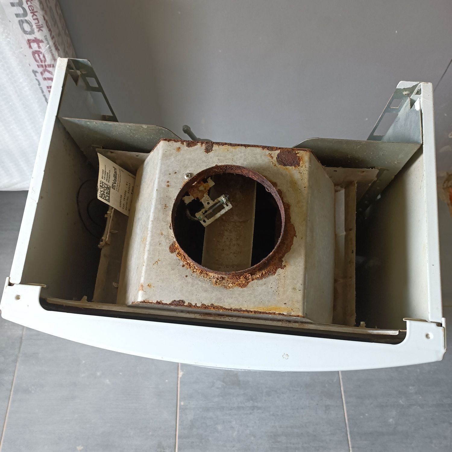 Piec kocioł Vaillant Vuw Atmotec Plus 200/3-5