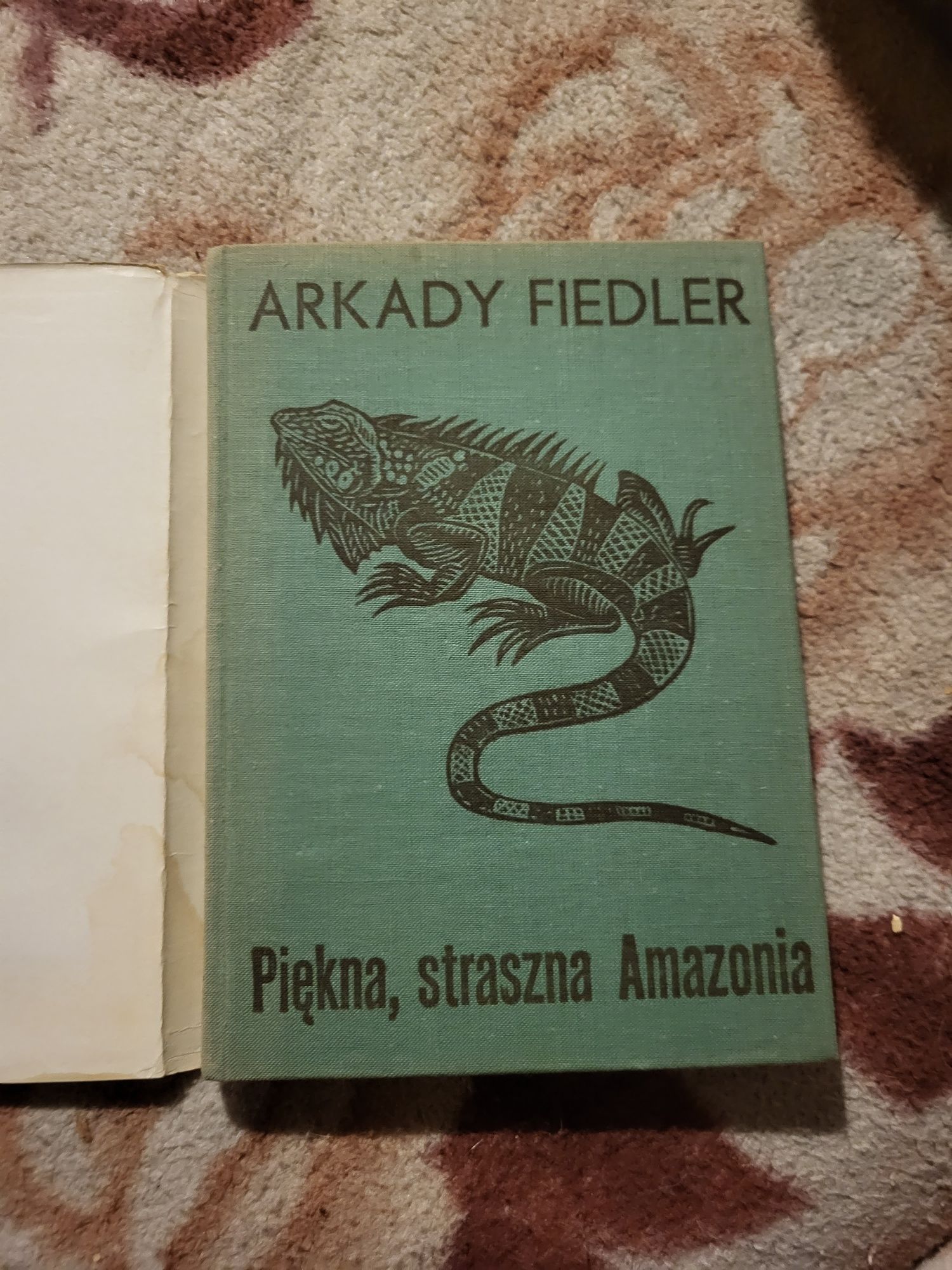 Książka Piękna,straszna Amazonią. Arkady Fiedler.  Twarda okładka.