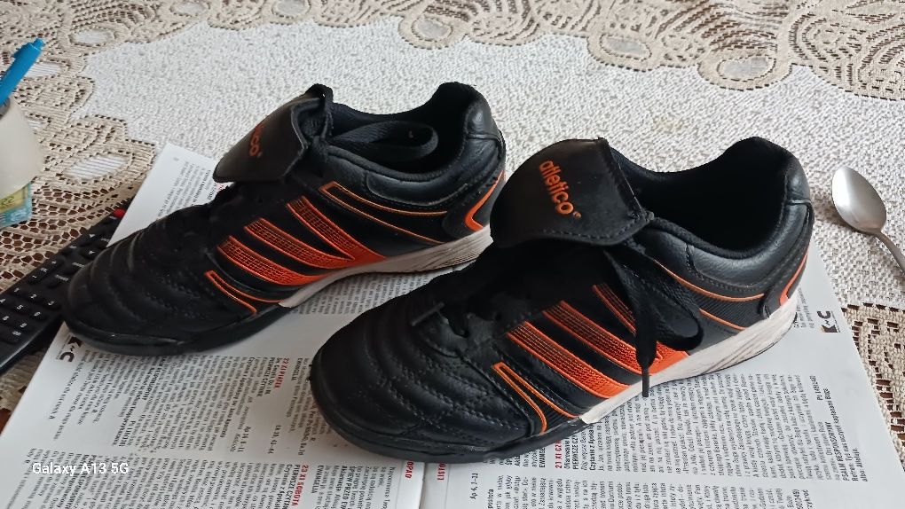 Buty halówki Atletico 36 bdb