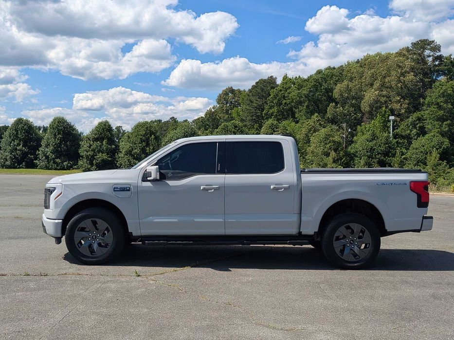 2024 Ford F-150 Lightning Lariat SuperCrew