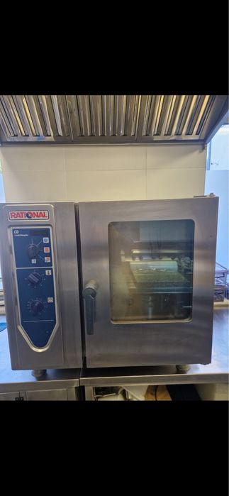 Piec konwekcyjno-parowy Rational
