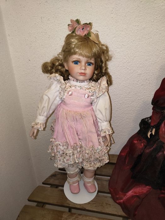 Bonecas de porcelana para coleção