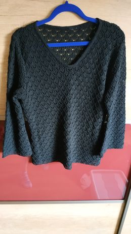 Koronkowy sweterek
