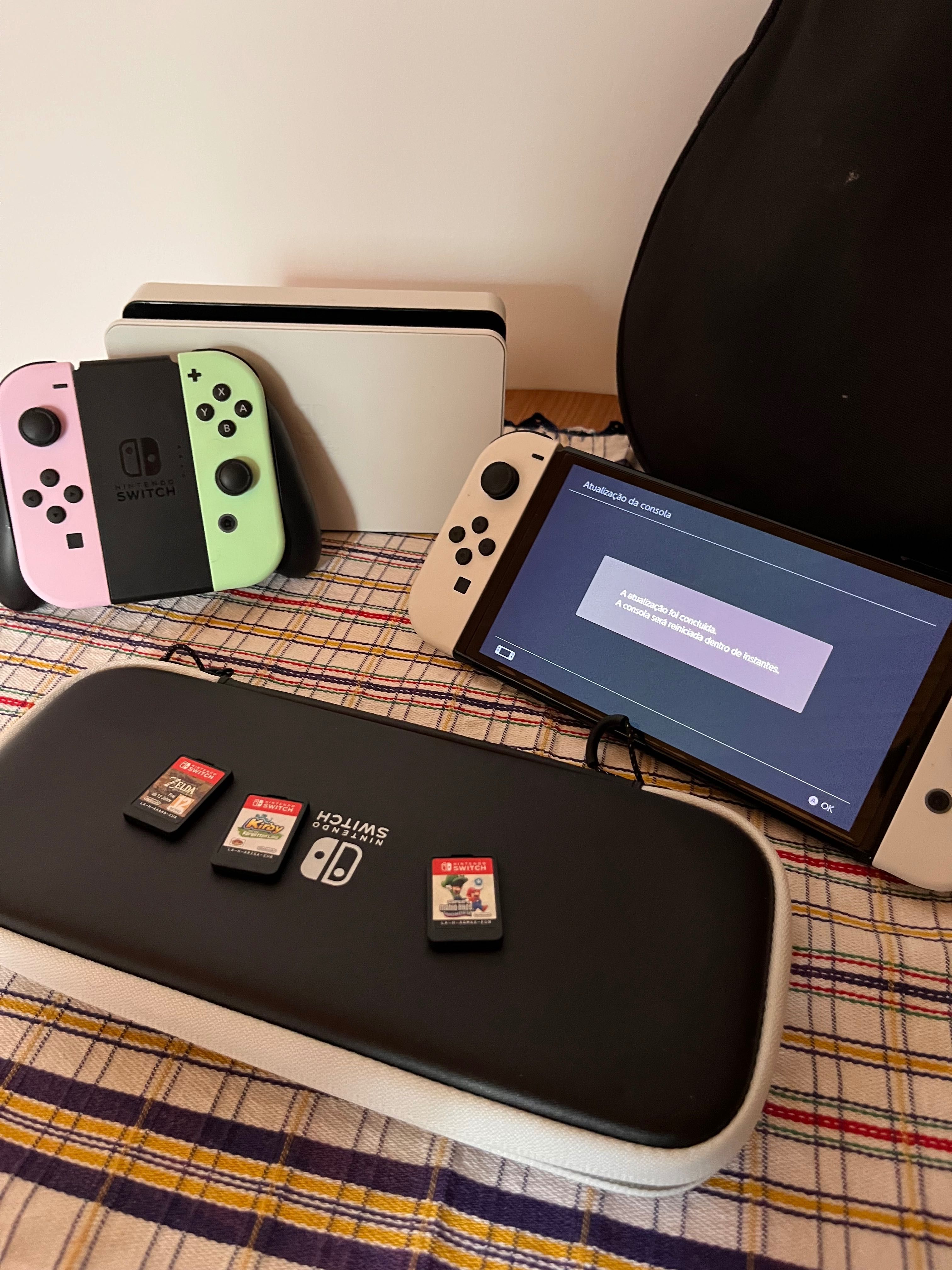 Nintendo Switch OLED + Bolsa + 2 joycons + 3 jogos fisicos