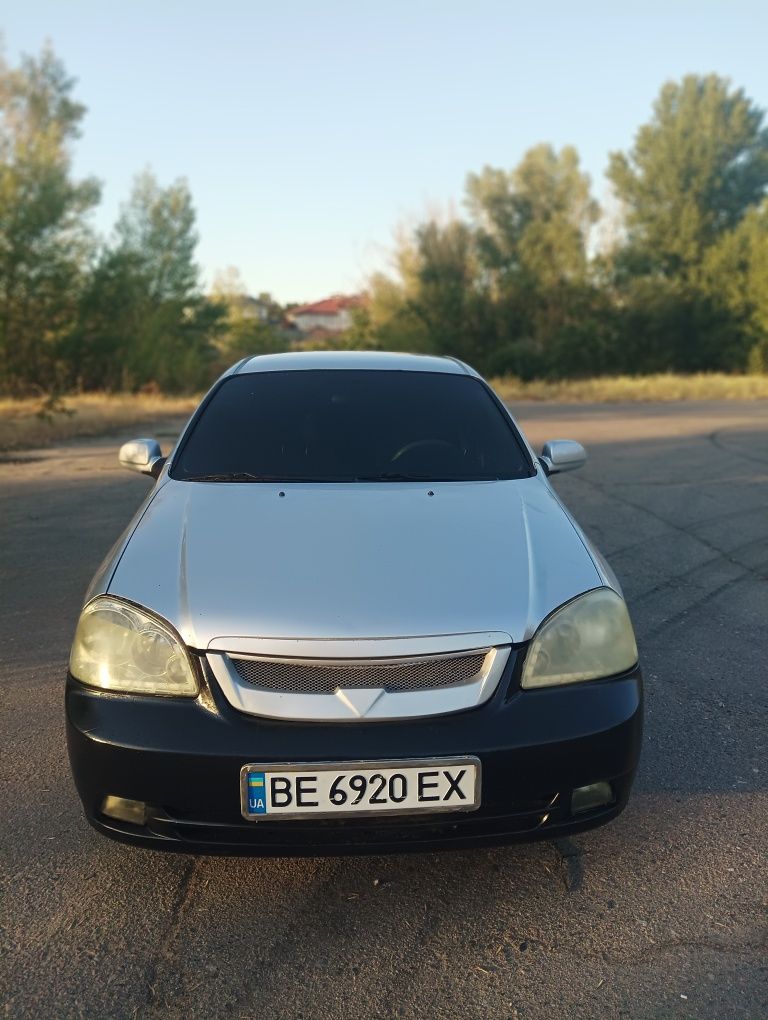 Продам Шевроле Лачетти 1.8 автомат