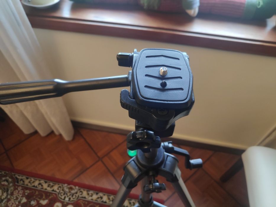 Tripé para Máquina Fotográfica - Vivitar V-2200GX