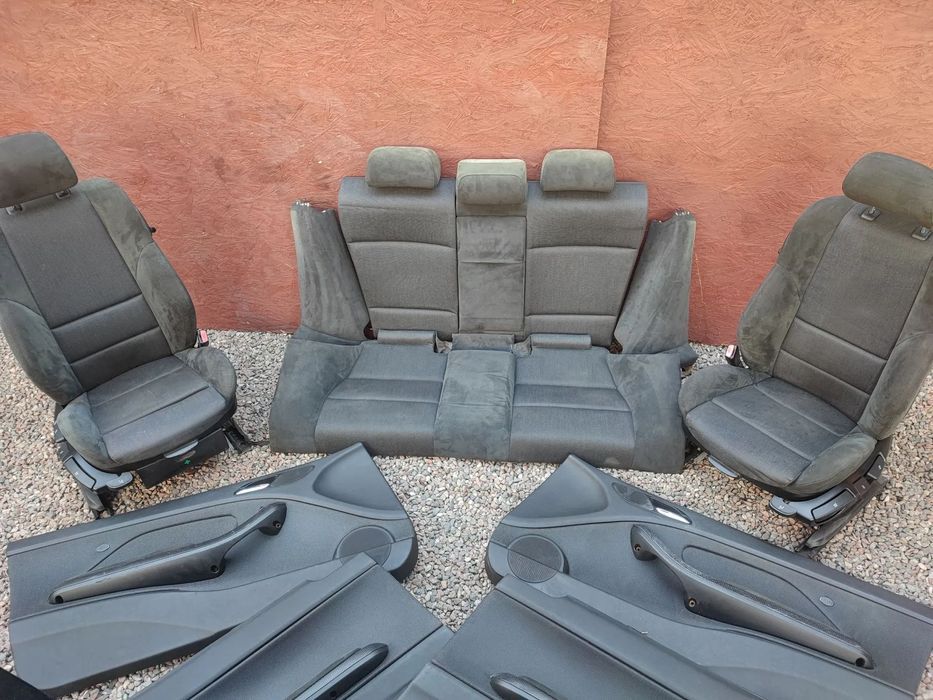 BMW E46 COUPE / M3 ORYGINALNY KOMPLET FOTELI PRZÓD SPORTSIZE / SPORTY + KANAPA TYŁ + BOCZKI EUROPA W WERSJI M-PAKIET ALCANTARA / MATERIAŁOWE ALCANTARA W BARDZO DOBRYM STANIE O NR. 52 10 8 226 419 / 52 20 7 895 608 / 52 20 7 156 167 / 52 10 7 039 640 OEM