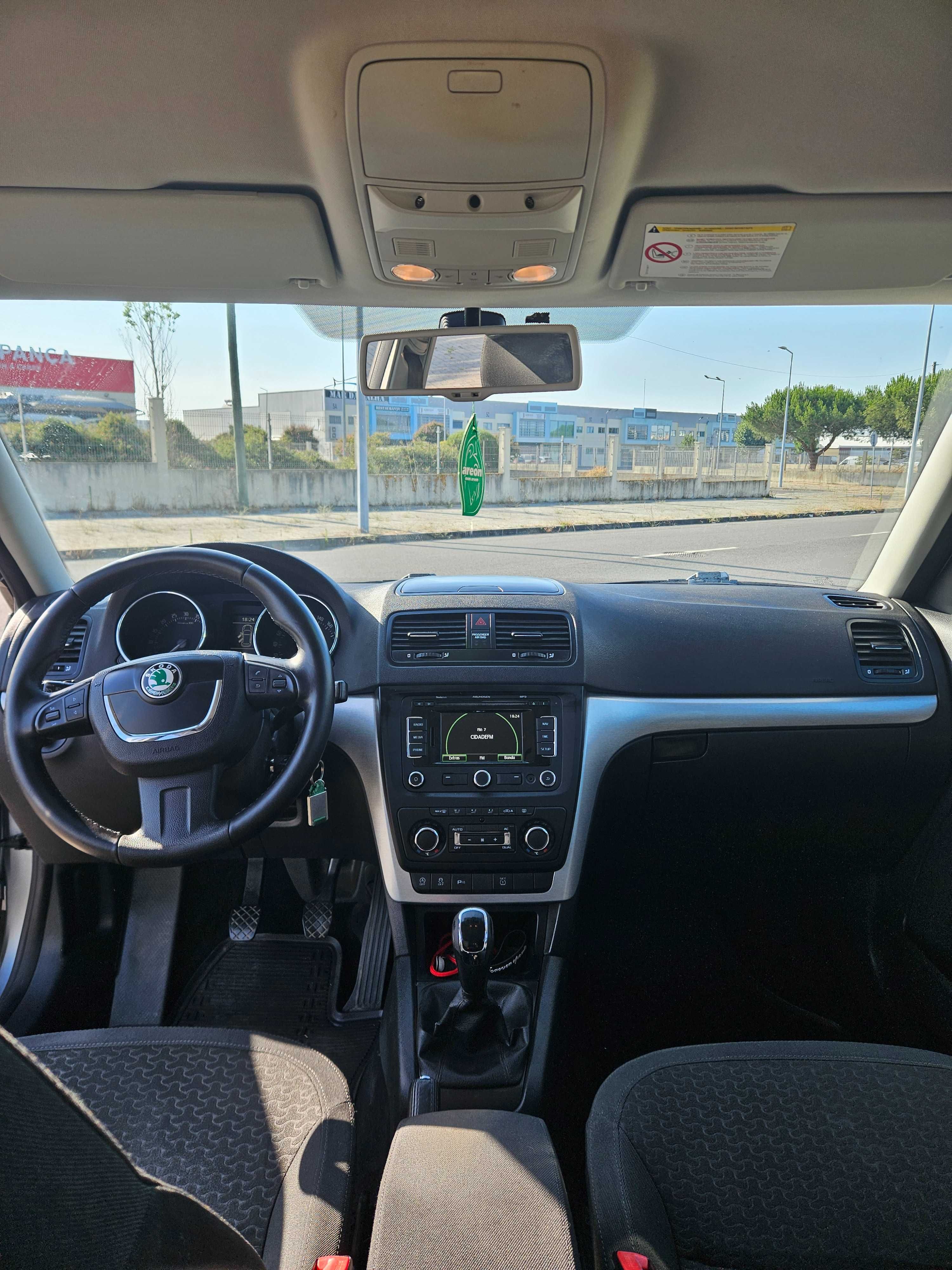 Skoda Yeti 1.6 TDI Experience | Nacional | Histórico Revisões