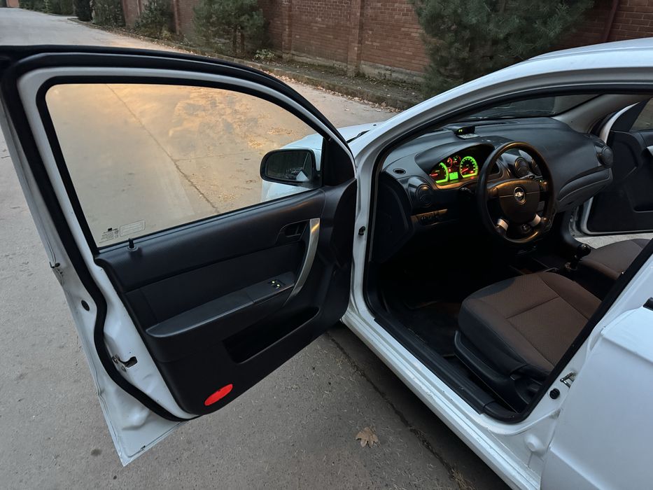 Chevrolet Aveo T250 2006 1.5 бенз