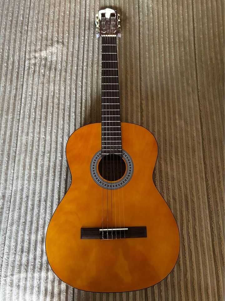 Guitarra Clássica praticamente nova
