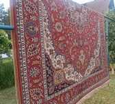 Sprzedam dywan – klasyczny, bordowy, duży (2,5 x 3,5 m)