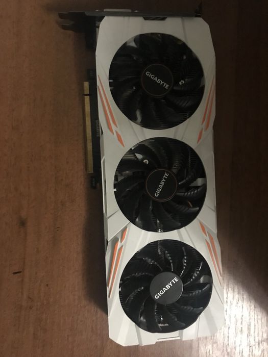 GIGABYTE 1080 TI 11 Гб
