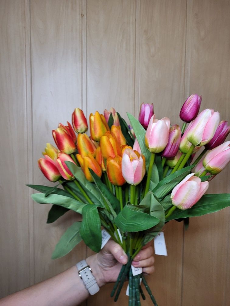 Tulipany, bukiet z tulipanów , kwiaty sztuczne , wiosenne kwiaty