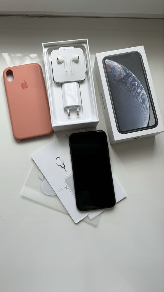 Продаю IPhone XR, 64 GB, black