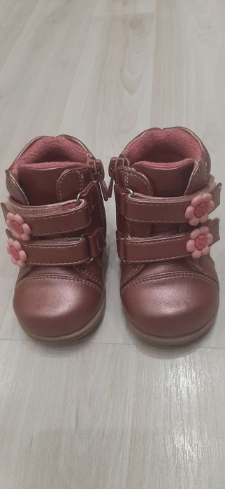 Демісезонні черевики для дівчинки