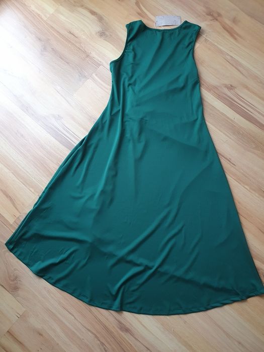 Asymetryczna sukienka midi ciemnozielona nowa z metką