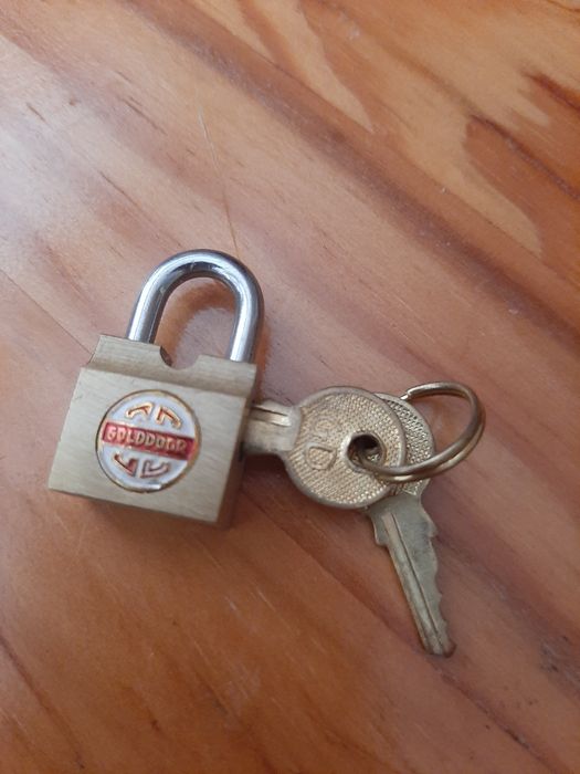 Cadeado GoldDoor, em latão, Anos 30 -  entrada lateral