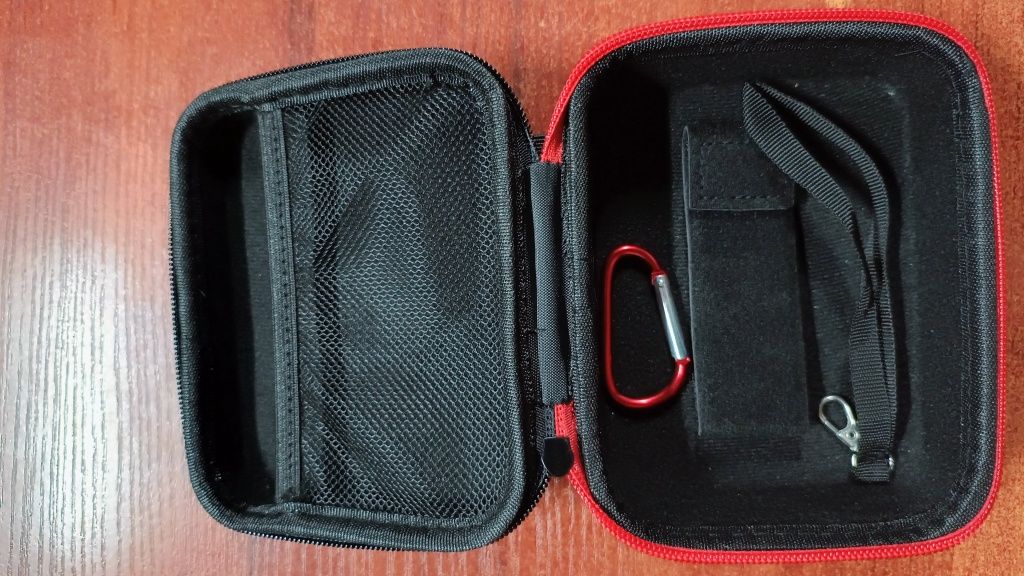 Etui na 400 kart Pokemon w ksztalcie Pokeball