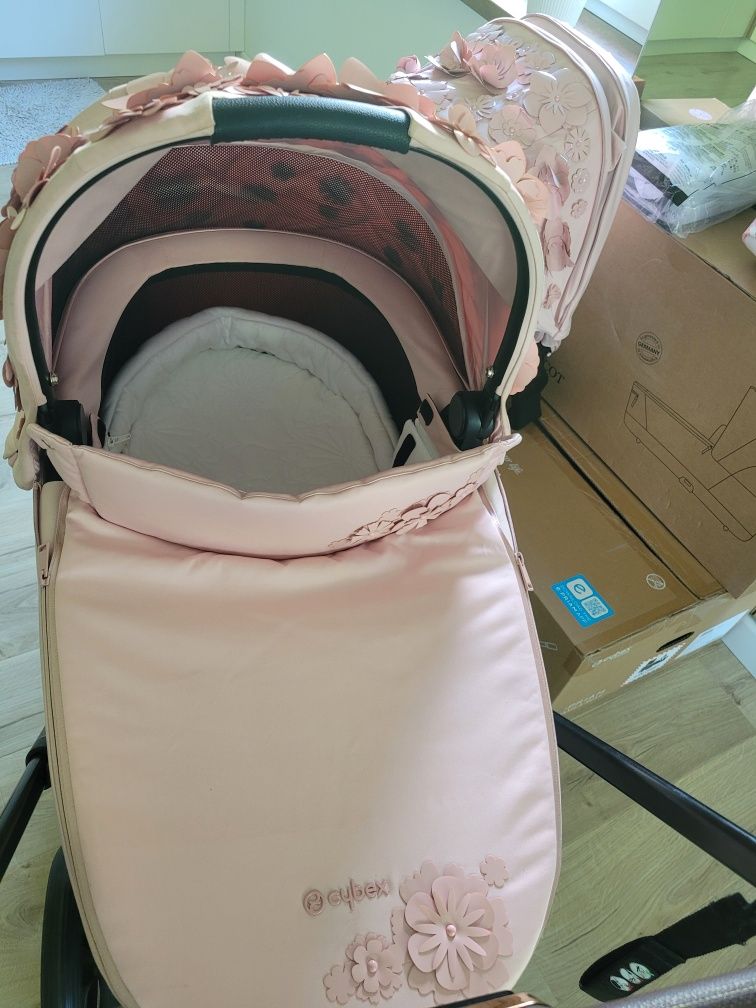 Wózek elektryczny CYBEX e-priam 4.0. pale blush 2w1 rosegold 3.0.