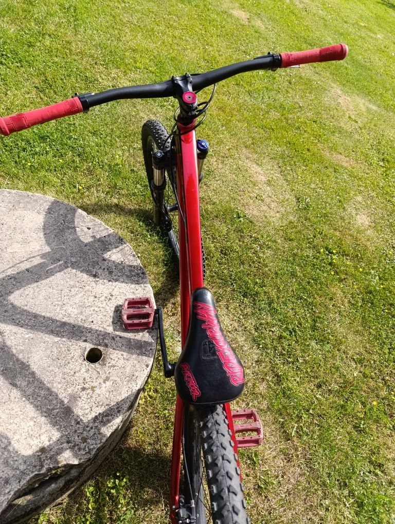 Dartmoor two6player w kolorystyce Red devil