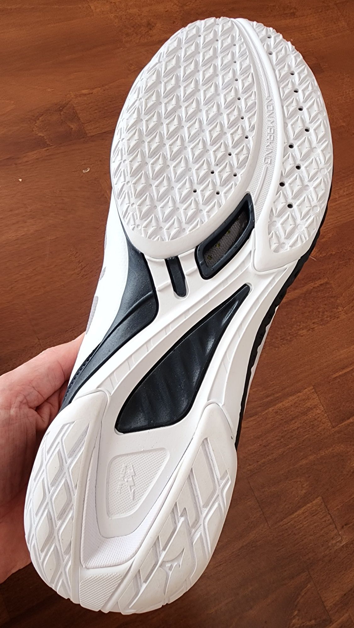 Mizuno Wave Drive  Neo 2