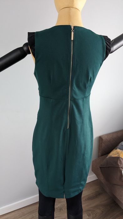 Elegancka sukienka z zasuwakiem ciemno zielony rozmiar 40