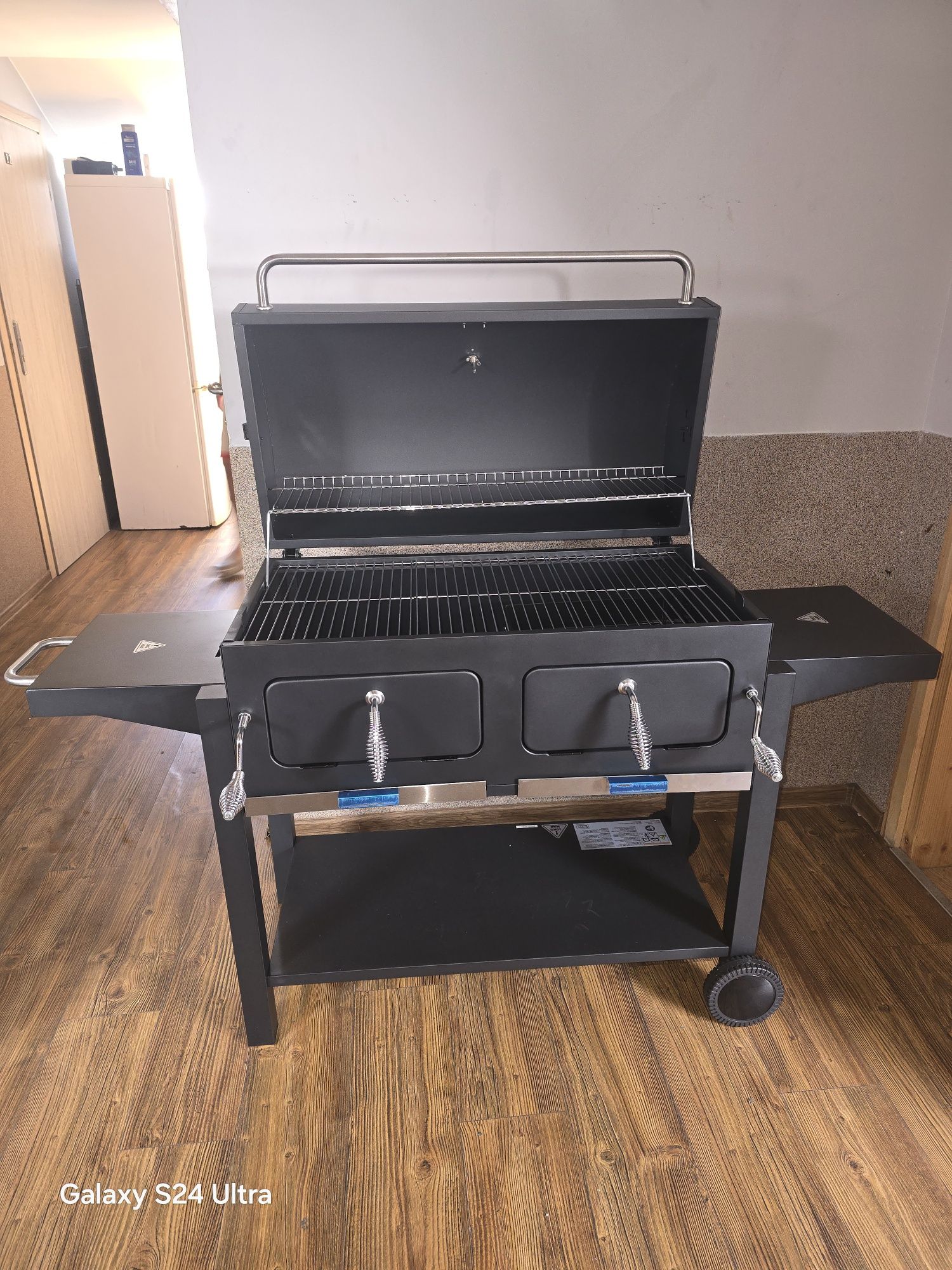 Grill Burns & Barkles, użyty tylko raz