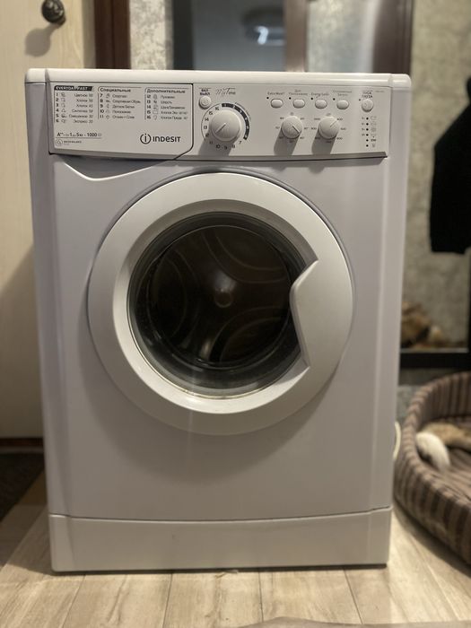 Пральна машина Indesit на 5 кг