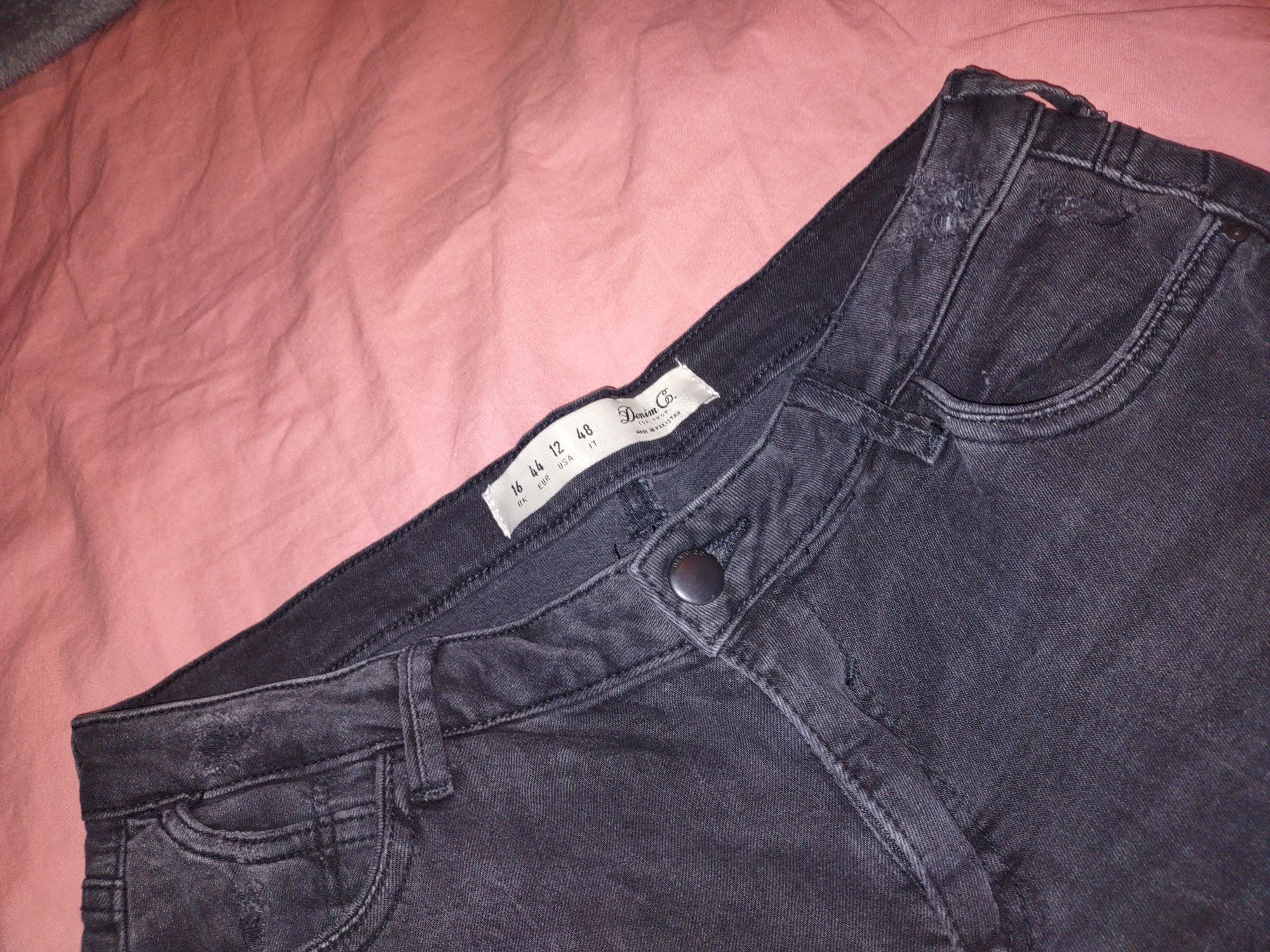 Jeansy Denim Co 16/44 czarne, wysoki stan, szarpane