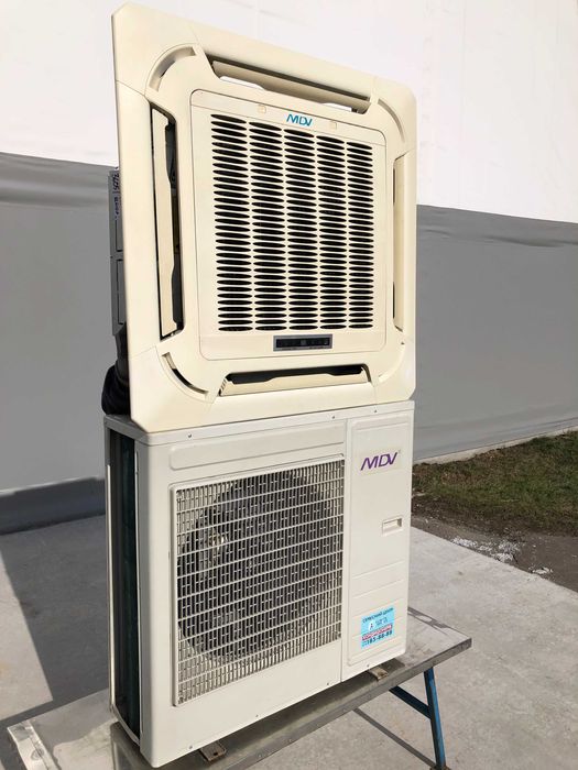 Кондиционер инвертор кассетный MDV 24000 Btu б/у до 80 м2 монтаж