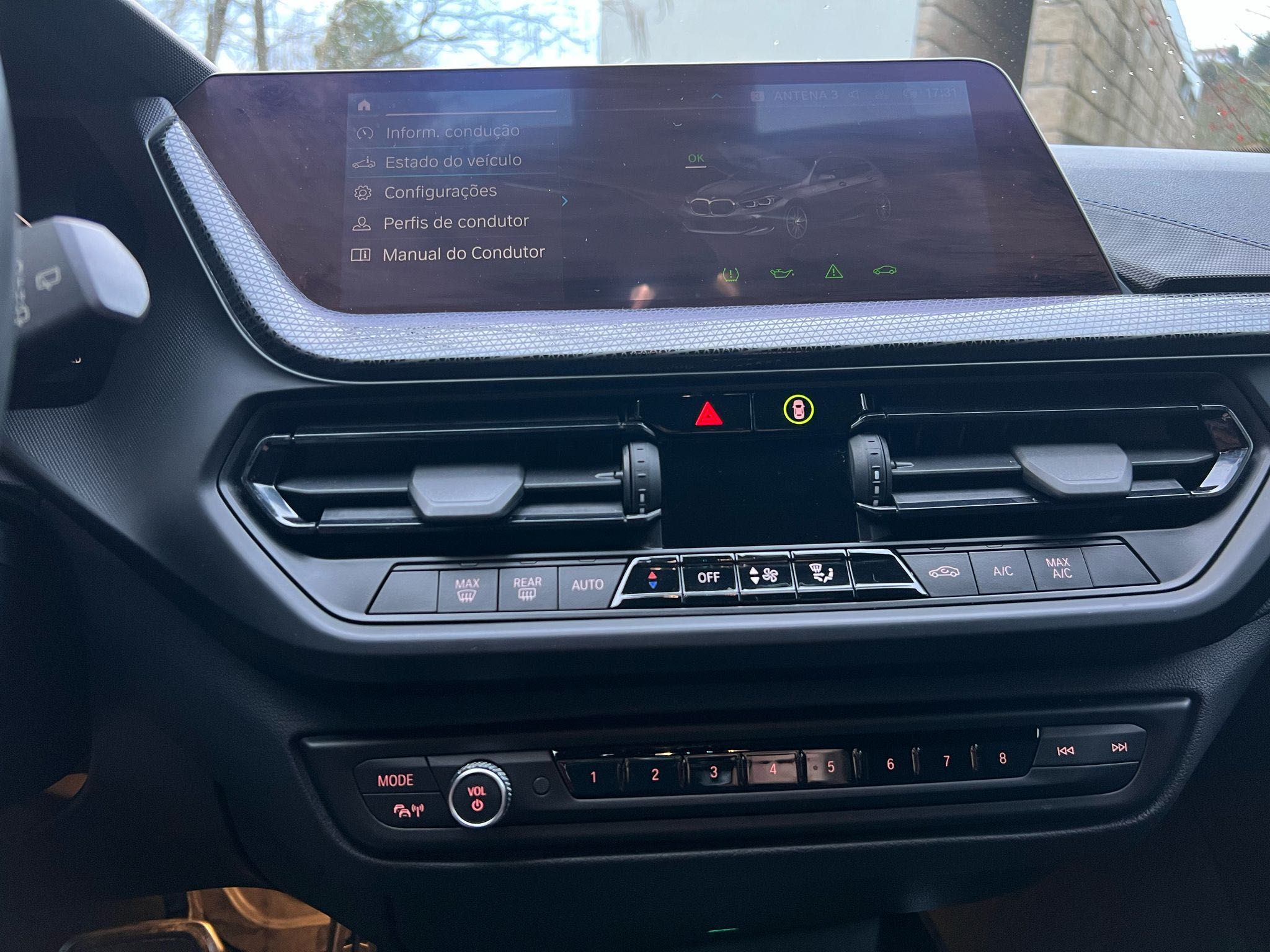 BMW 118 i Pack Desportivo M Auto