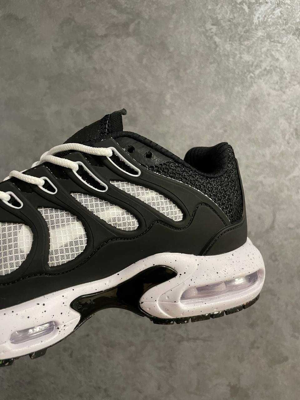 Чоловічі кросівки Nike Air Max TN Terrascape Plus чорний з білим 1043