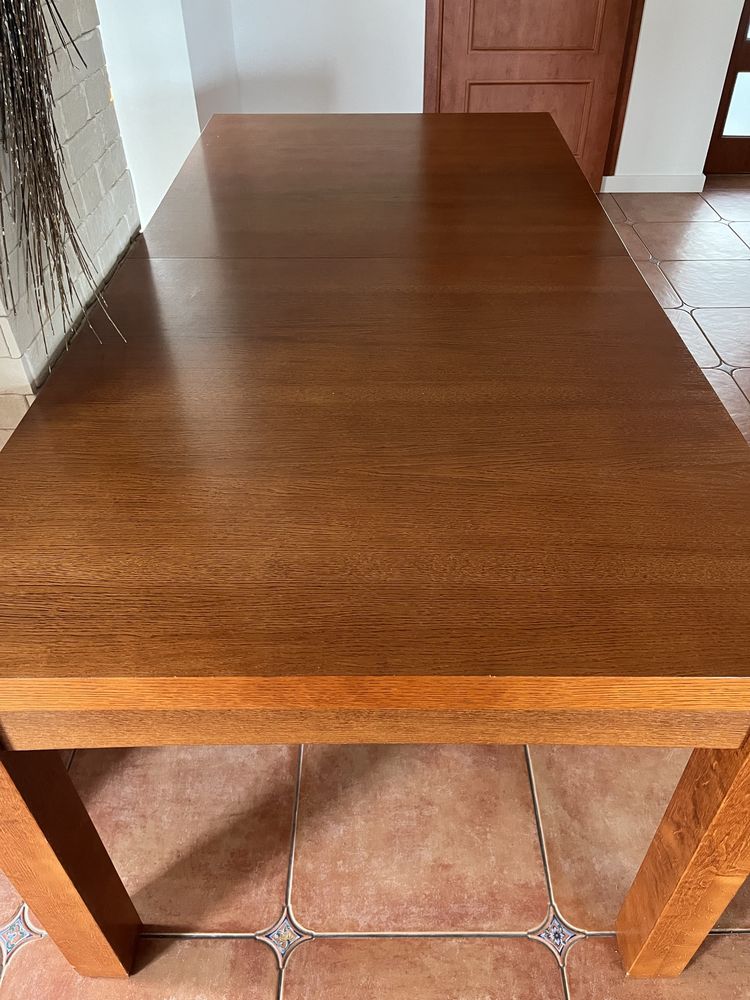 Stół brązowy rozkladany