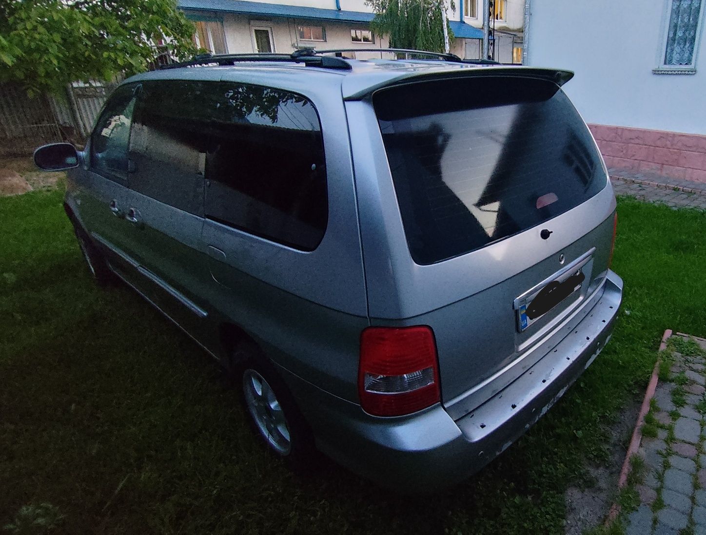 Терміново! Минивен Kia Carnival 2.9 CRDI 2004