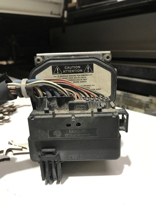 Модулятор системы ABS BOSCH на TOYTA COROLLA
