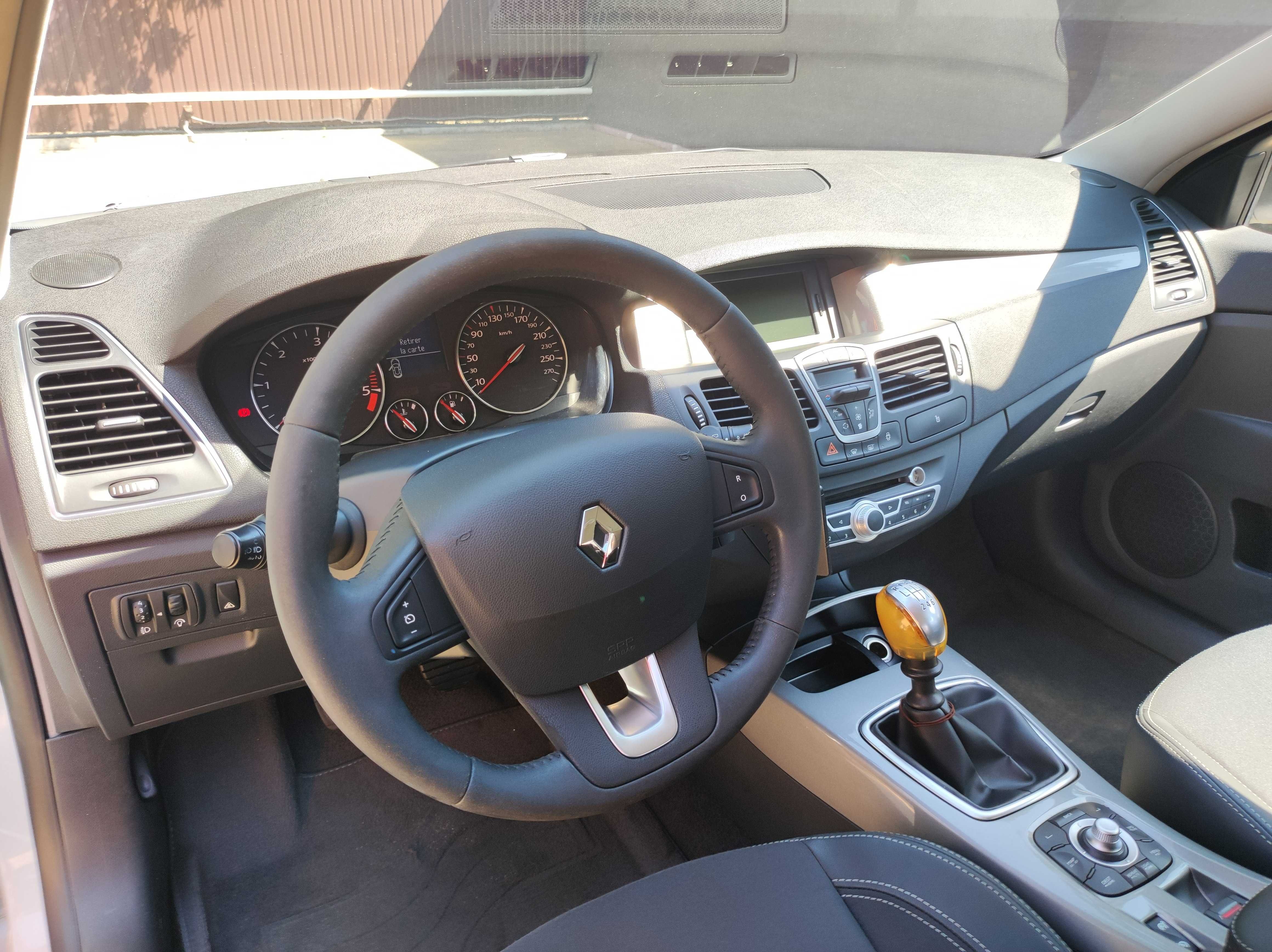 Renault Laguna 2011 рік