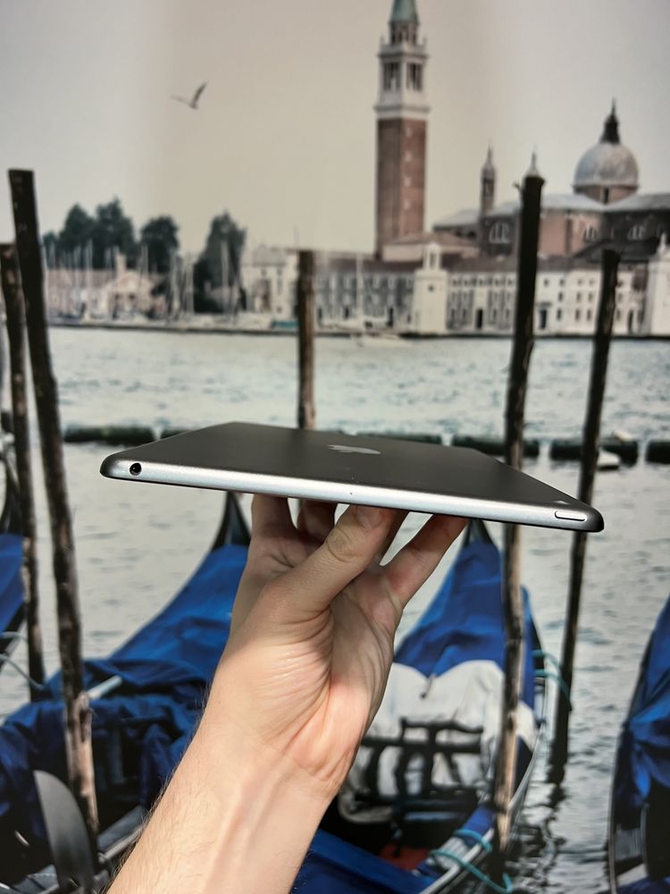 планшет Apple iPad 8 32gb 2020 року 10.2 діагональ Wifi з гарантією