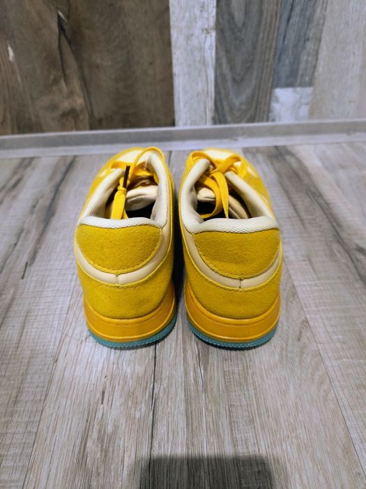 Кросівки жіночі 24см