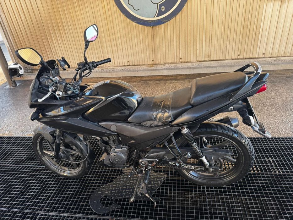 Honda 125 em bom estado