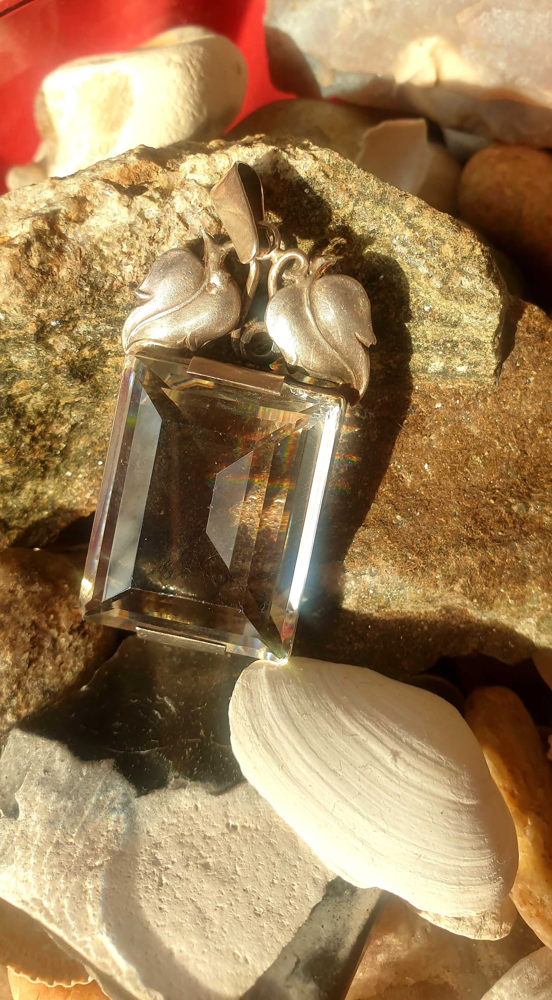 Srebrny wisior z fasetowanym kryształem górskim Vintage