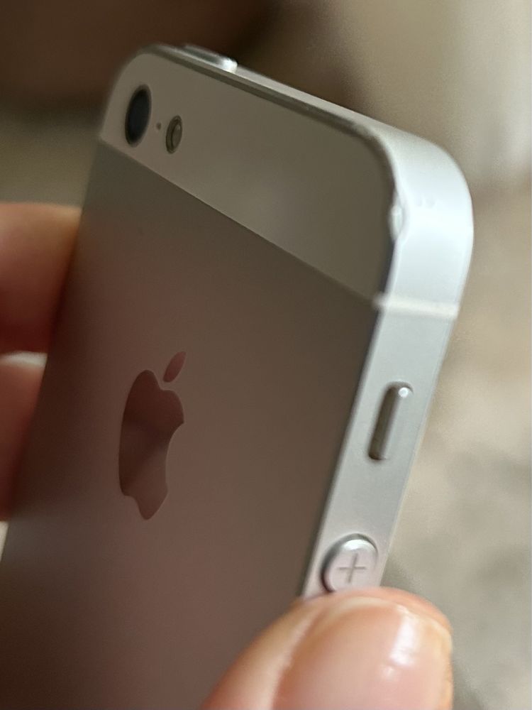 iPhone 5 16 GB srebrny z oryginalnym pudełkiem