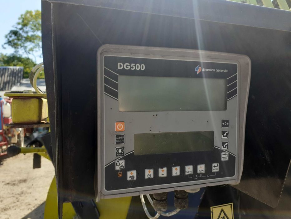 Wóz paszowy, paszowóz Storti Akita DS120