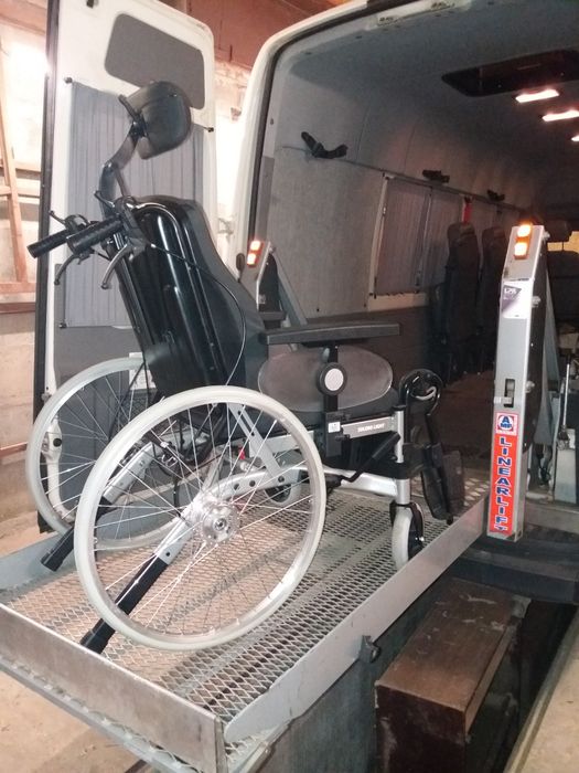 Перевозка транспортировка  лежачих больных медтакси  медперевозка