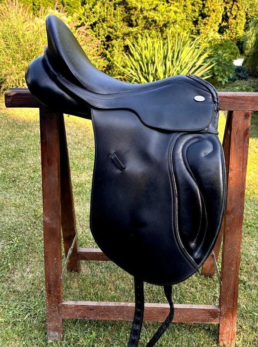 Siodło ujeżdżeniowe czarne