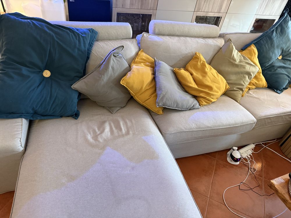 Sofa KIVIK 3 lugares e chaise longue - como novo