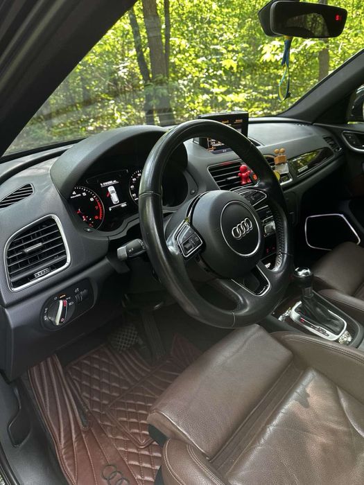 Продам AUDI Q3 2017р