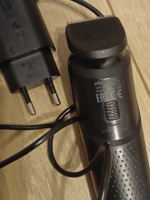 Машинка для стрижки волосся.