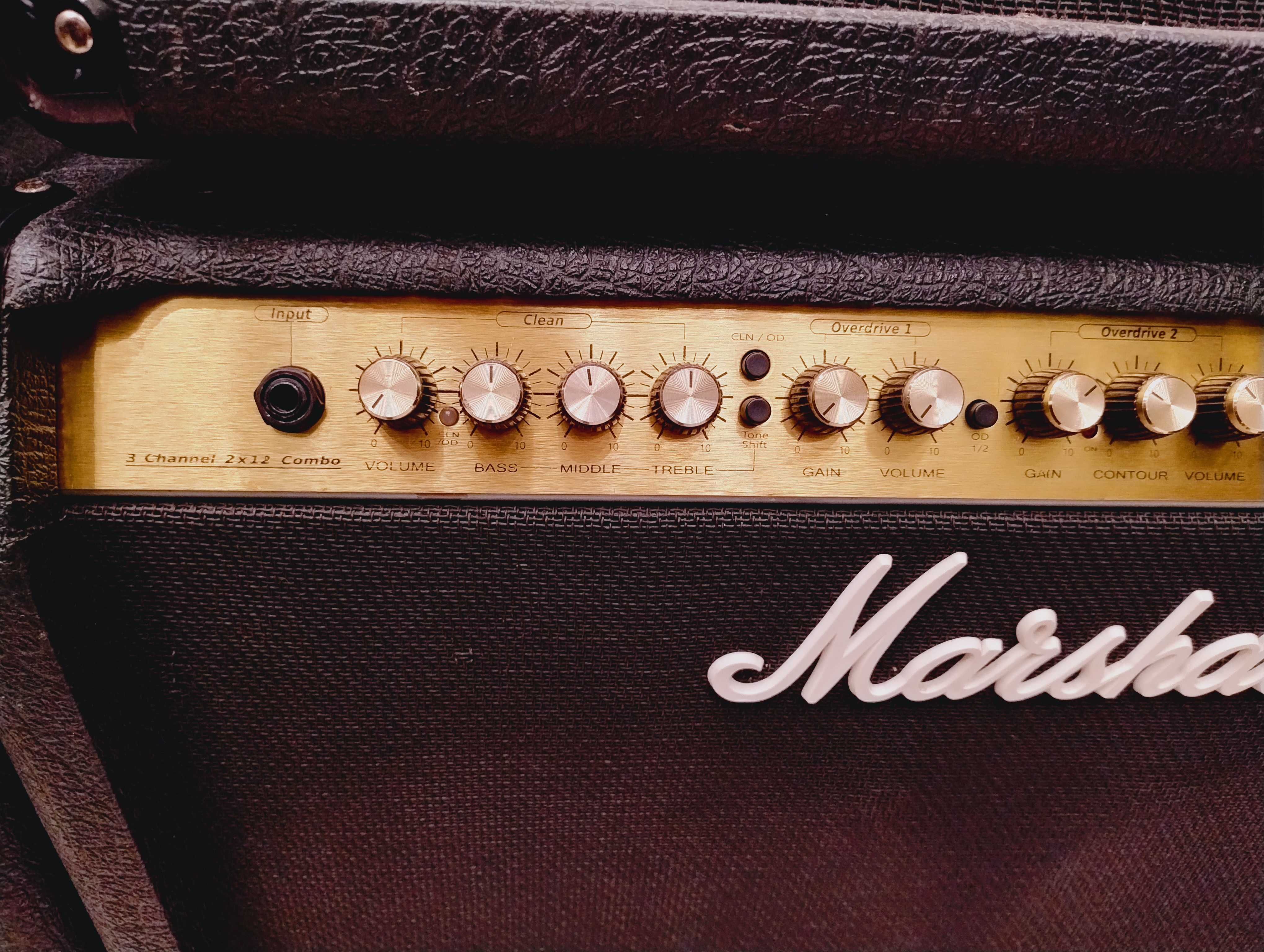 Wzmacniacz gitarowy combo Marshall Valvestate VS102R 2x12