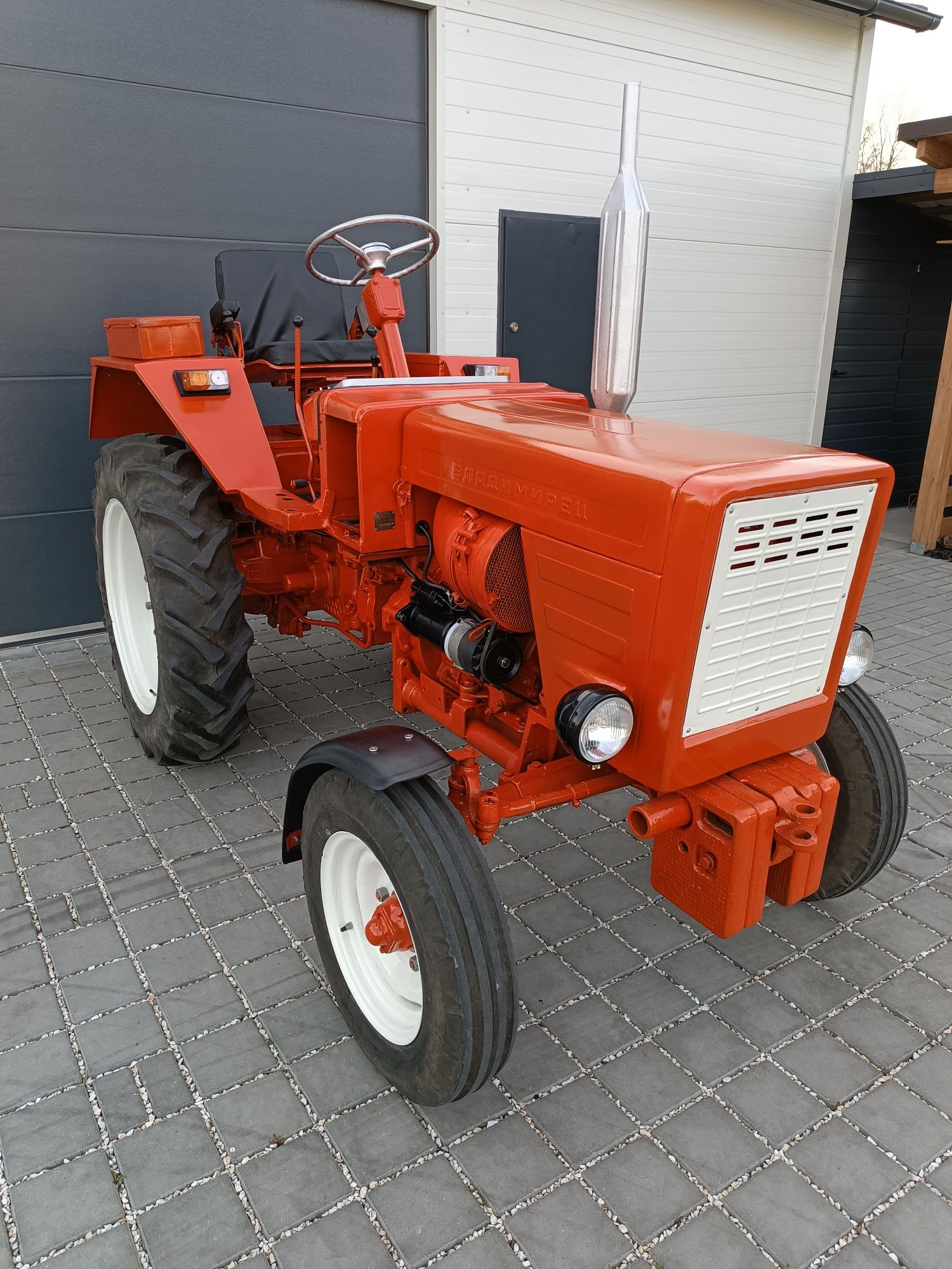 Ciągnik rolniczy władimirec t25